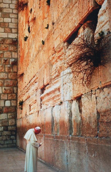 Pope John-Paul Ⅱ at the Western Wall